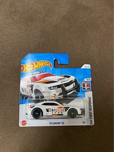 Tatlı beyaz hot wheels araba
