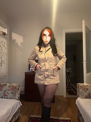 Zara Mont