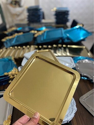 Gold tepsi