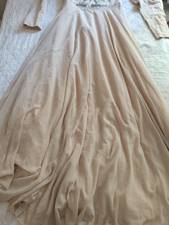 Dantel ve Taş Detaylı bej krem tesettür elbise - Görsel 3