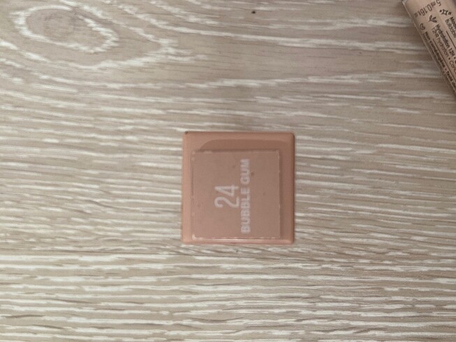 Maybelline Maybelline lifter gloss bubble gum