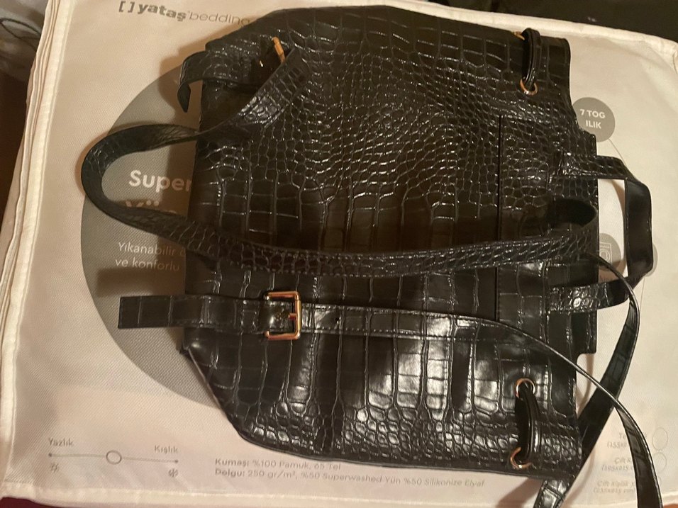 Siyah Deri Croco Desenli Kadın Sırt Çantası - Görsel 4