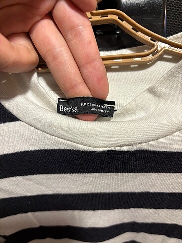 Bershka Vücudu saran uzun kollu crop