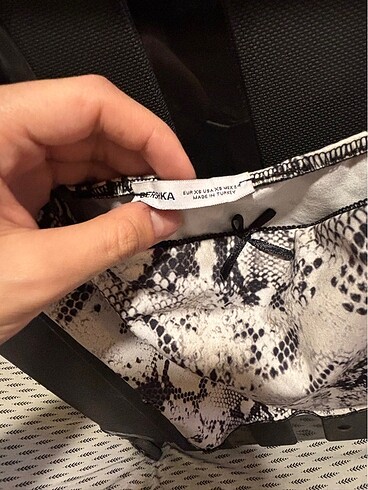 Bershka Yılan crop