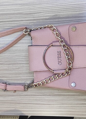 Pembe kol çantası