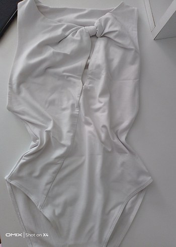 Diğer Beyaz Drapeli Kadın Monokini