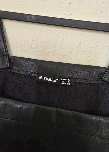 Kadın Siyah Deri Straplez Kısa Salopet - Görsel 2