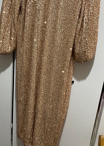 Parlak Altın Renk Uzun Kollu Abiye Elbise - Görsel 2