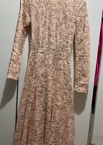 Bej Dantel İşlemeli Uzun Kollu Uzun Elbise - Görsel 3