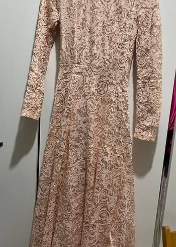 Bej Dantel İşlemeli Uzun Kollu Uzun Elbise - Görsel 4