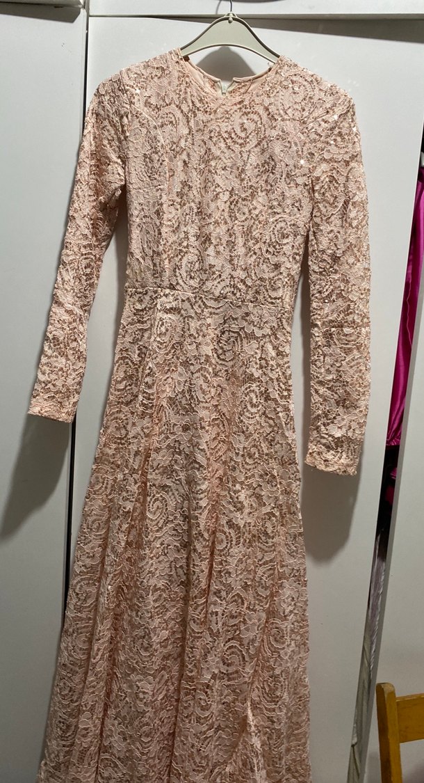 Bej Dantel İşlemeli Uzun Kollu Uzun Elbise - Görsel 3