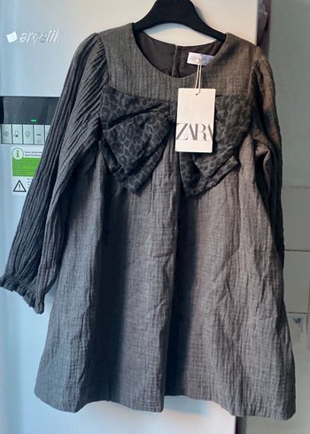 Zara Kız Çocuk Gri Keten Pilili Elbise