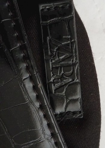 Zincir Detaylı Siyah Yılan Desenli Deri Çanta - Görsel 2