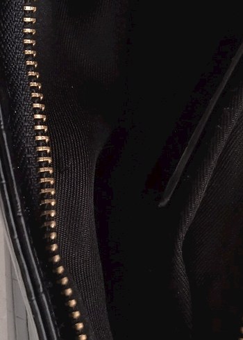 Zincir Detaylı Siyah Yılan Desenli Deri Çanta - Görsel 3