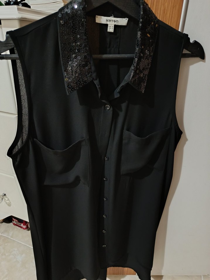 Siyah, Payetli Yakalı Kolsuz Gömlek - Görsel 2