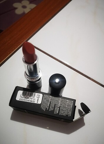 Farmasi bayan lipstick ruj yeni üründür. Farmasi true color lips - Görsel 2