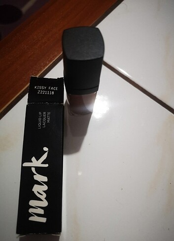 Avon marka bayan lipstick ruj yeni üründür. 