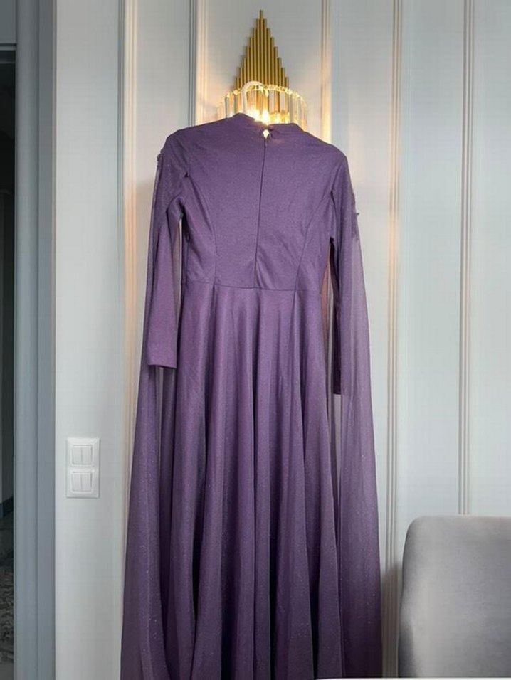 Uzun Kollu İşlemeli Mor Abiye - Görsel 3