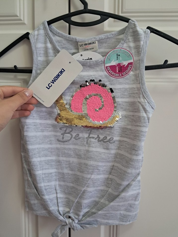 LCW Kız Çocuk Gri Payetli Kolsuz Tişört - Görsel 2