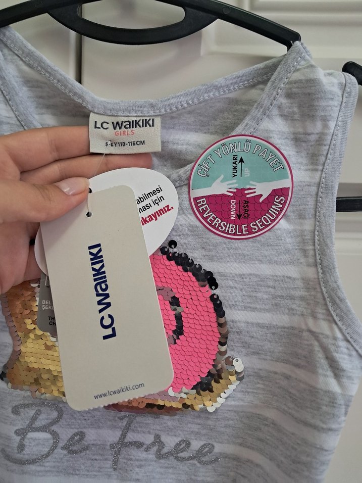 LCW Kız Çocuk Gri Payetli Kolsuz Tişört - Görsel 3