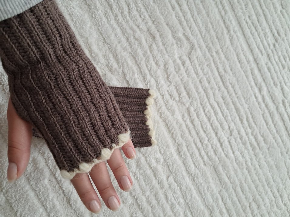 Kibar Kore model kadın Eldiven - Görsel 3