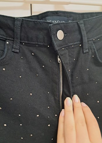 Düğmeli Siyah Pullu Kadın Kot Pantolon - Görsel 5