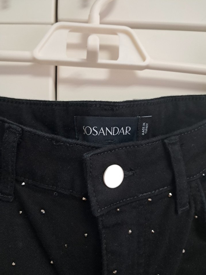 Düğmeli Siyah Pullu Kadın Kot Pantolon - Görsel 4