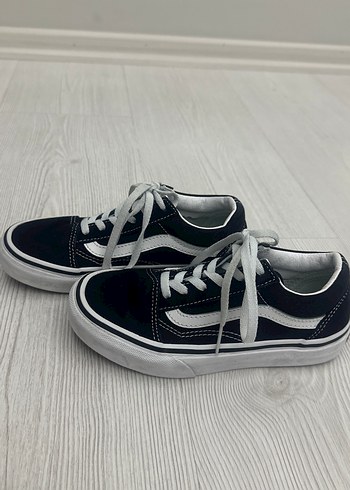 Siyah Beyaz Bağcıklı Sokak Stili Spor Ayakkabı - Görsel 3