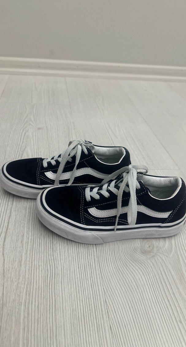 Siyah Beyaz Bağcıklı Sokak Stili Spor Ayakkabı - Görsel 3