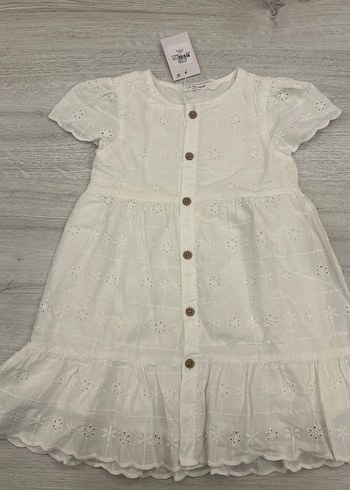 Kız Çocuk Beyaz Nakışlı Elbise - Görsel 3