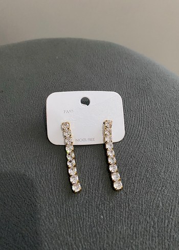 Altın Renkli Sıralı Taşlı Midi Küpe - Görsel 4