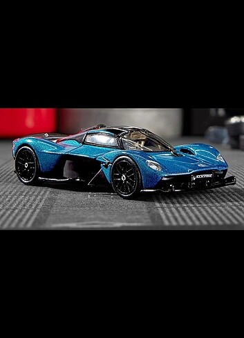 Beden Aston martin valkyrie elit64 mattel creations