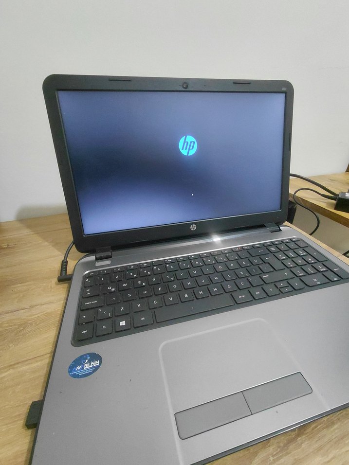 HP Laptop (Sarj + Fare) - Görsel 4