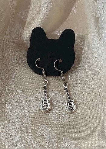 Gitar Küpe ve Hellokitty Tasma
