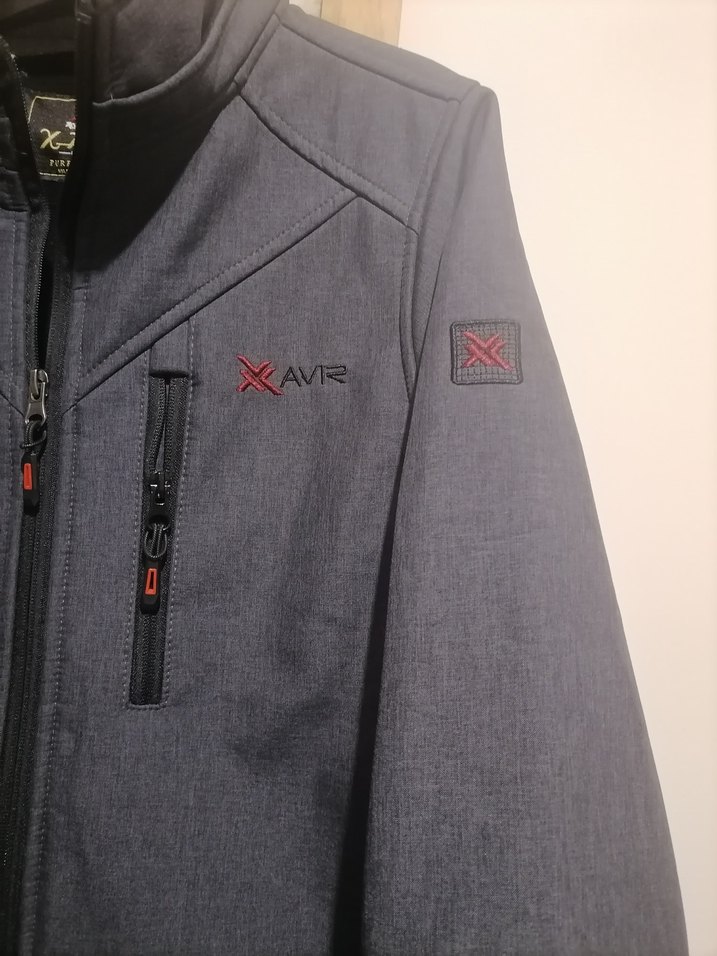 Gri Fermuarlı Erkek Sweatshirt/ceket
S/M Dış giyim için uygun. - Görsel 2