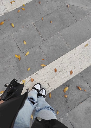 Mavi yırtık jeans - Görsel 4