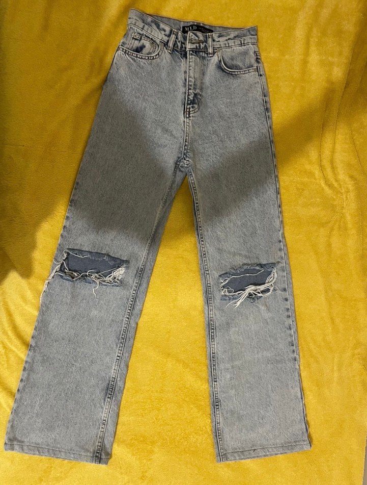 Mavi yırtık jeans - Görsel 3