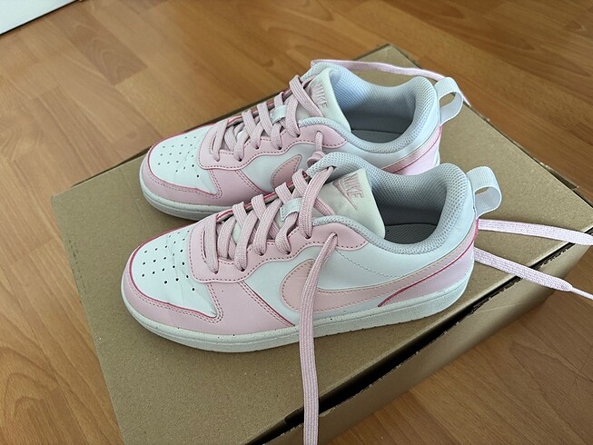 Nike Nike Court borough low pembe