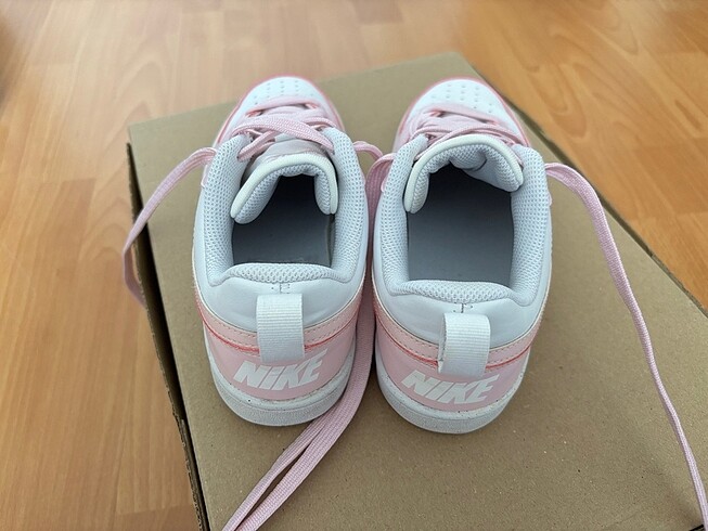 36 Beden pembe Renk Nike Court borough low pembe