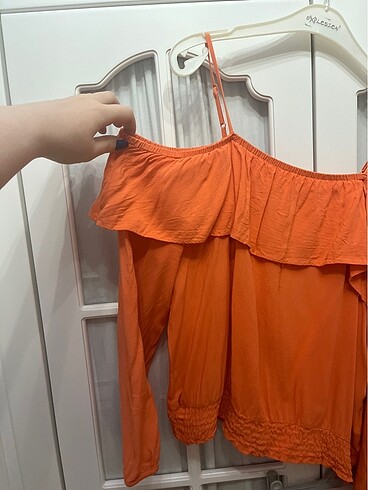H&M omzu açık uzun kollu