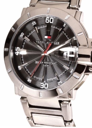 Tommy Hilfiger kol saati