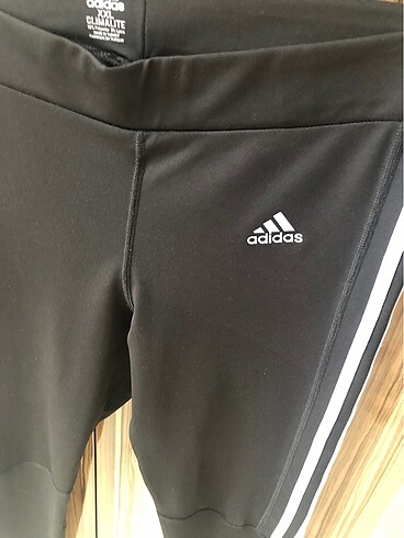 Adidas Hiç kusuru yok çok fazla bu tarz var kalcalı bayanım göbeksiz