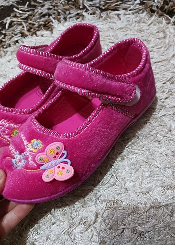 Gezer Kız Çocuk Pembe Nakışlı Sıcak Terlik
