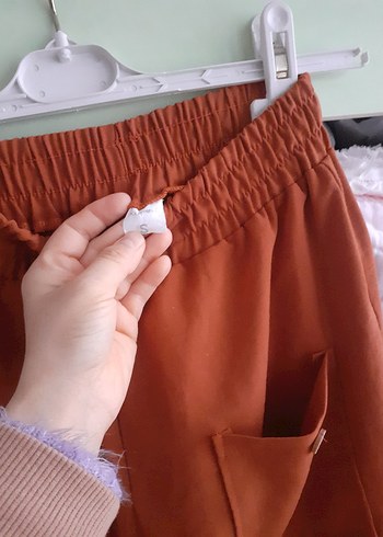 Düğmeli Kırmızı Kadın Rahat Kesim Pantolon - Görsel 2