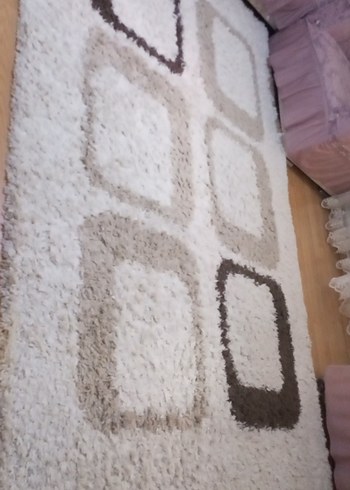 Beyaz ve Gri Kare Desenli Modern Halı