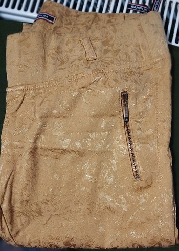 Diğer Sarı Parlak Kapri Pantolon