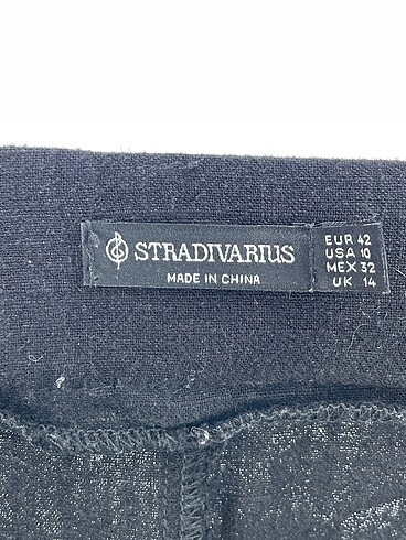 42 Beden siyah Renk Stradivarius Mini Şort %70 İndirimli.
