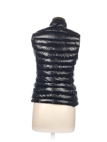 s Beden Moncler Yelek %70 İndirimli.