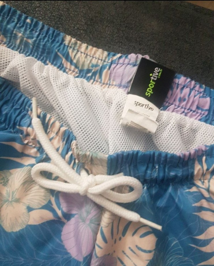 Mavi Renkli Çiçek Desenli Erkek Deniz Şortu - Görsel 2