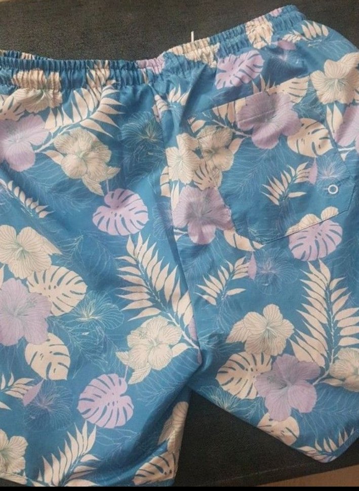 Mavi Renkli Çiçek Desenli Erkek Deniz Şortu - Görsel 3